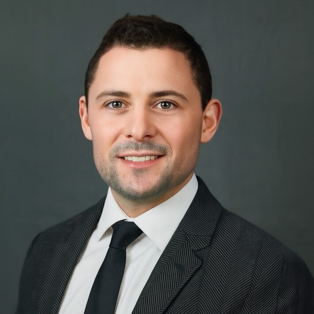 Headshot of Ziv Schwartz,MD